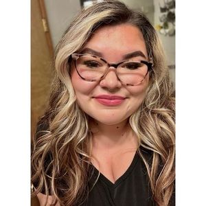 Meet your Posher, Mae